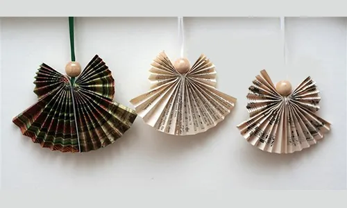 Кольорові стрічки та паперові прикраси / Фото Decorize Кольорові стрічки та паперові прикраси / Фото Decorize