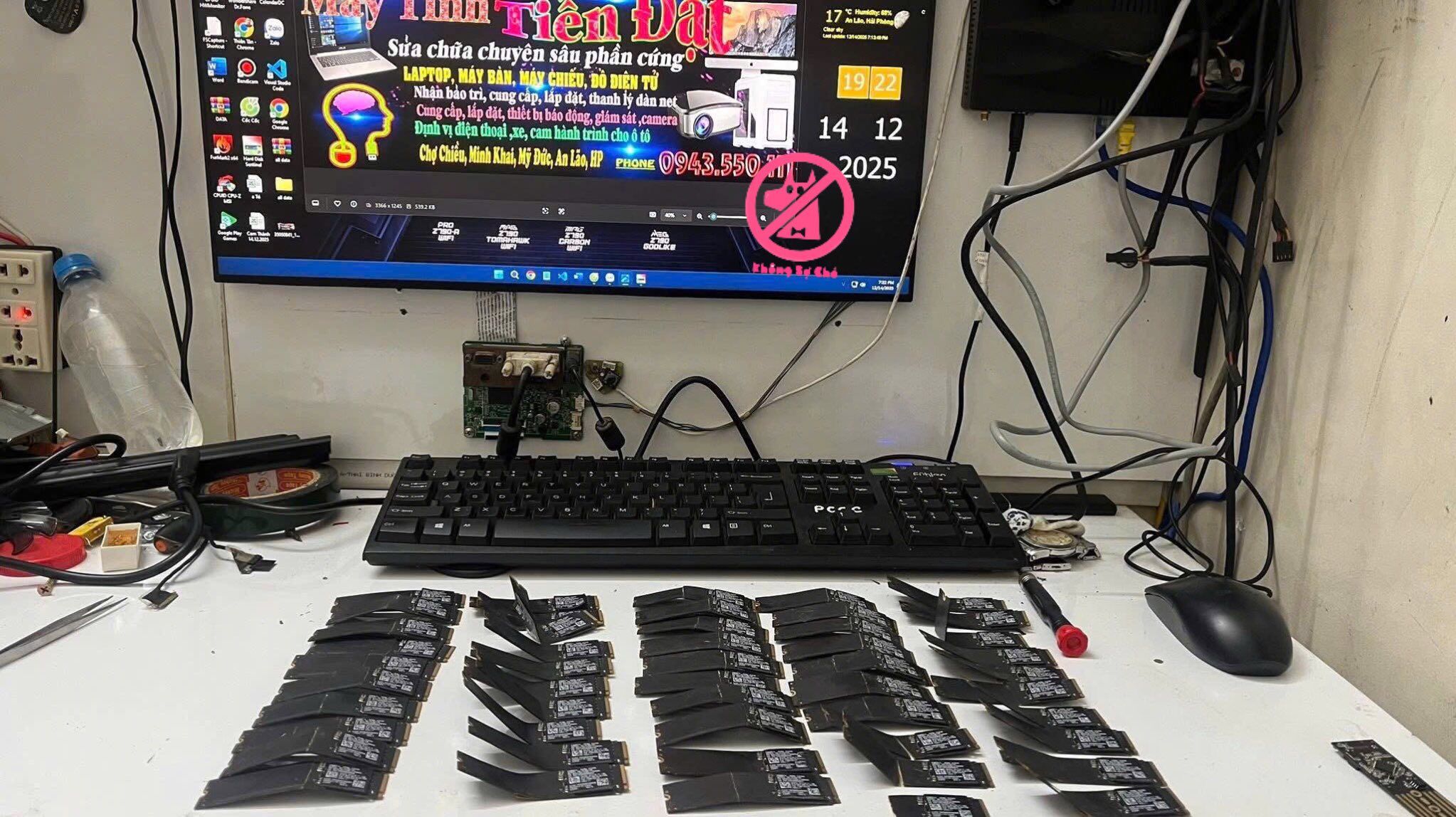 Ребенок сломал 50 дорогих накопителей Samsung