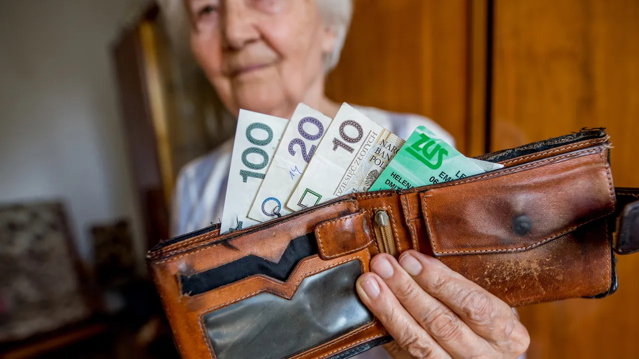 Пенсія в Польщі для українців: скільки мінімально можна отримувати