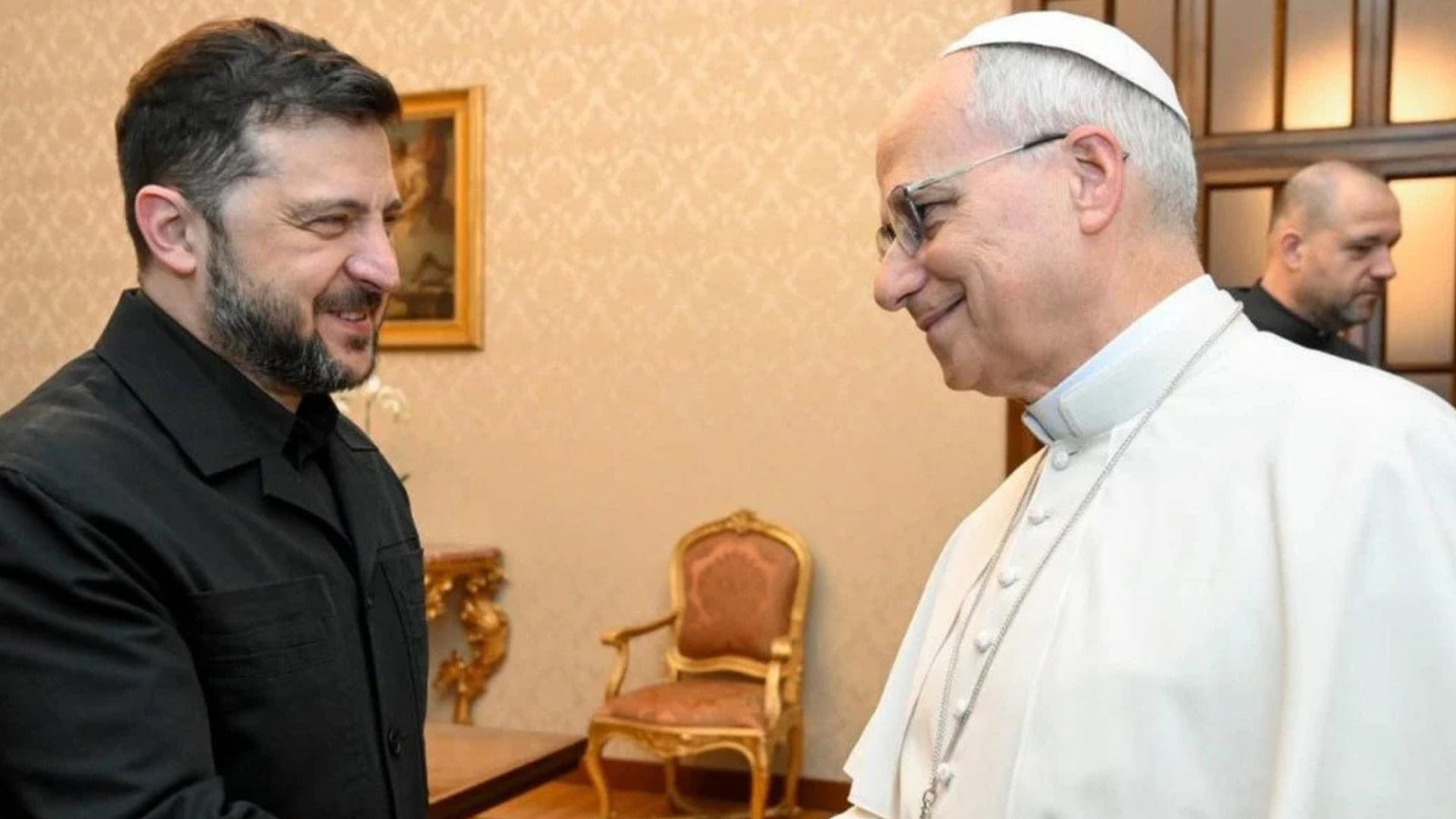 Володимир Зеленський і Папа Лев XIV Володимир Зеленський і Папа Лев XIV