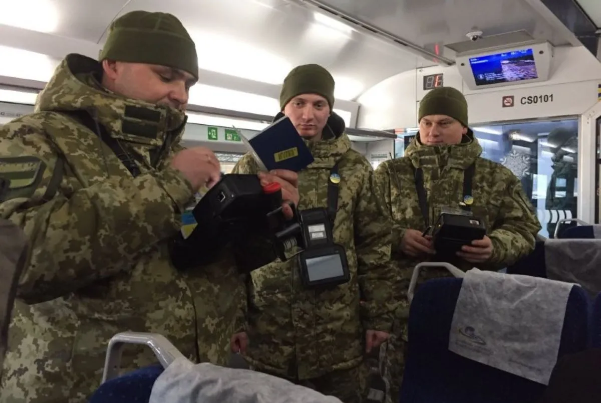 Пограничный контроль в поезде