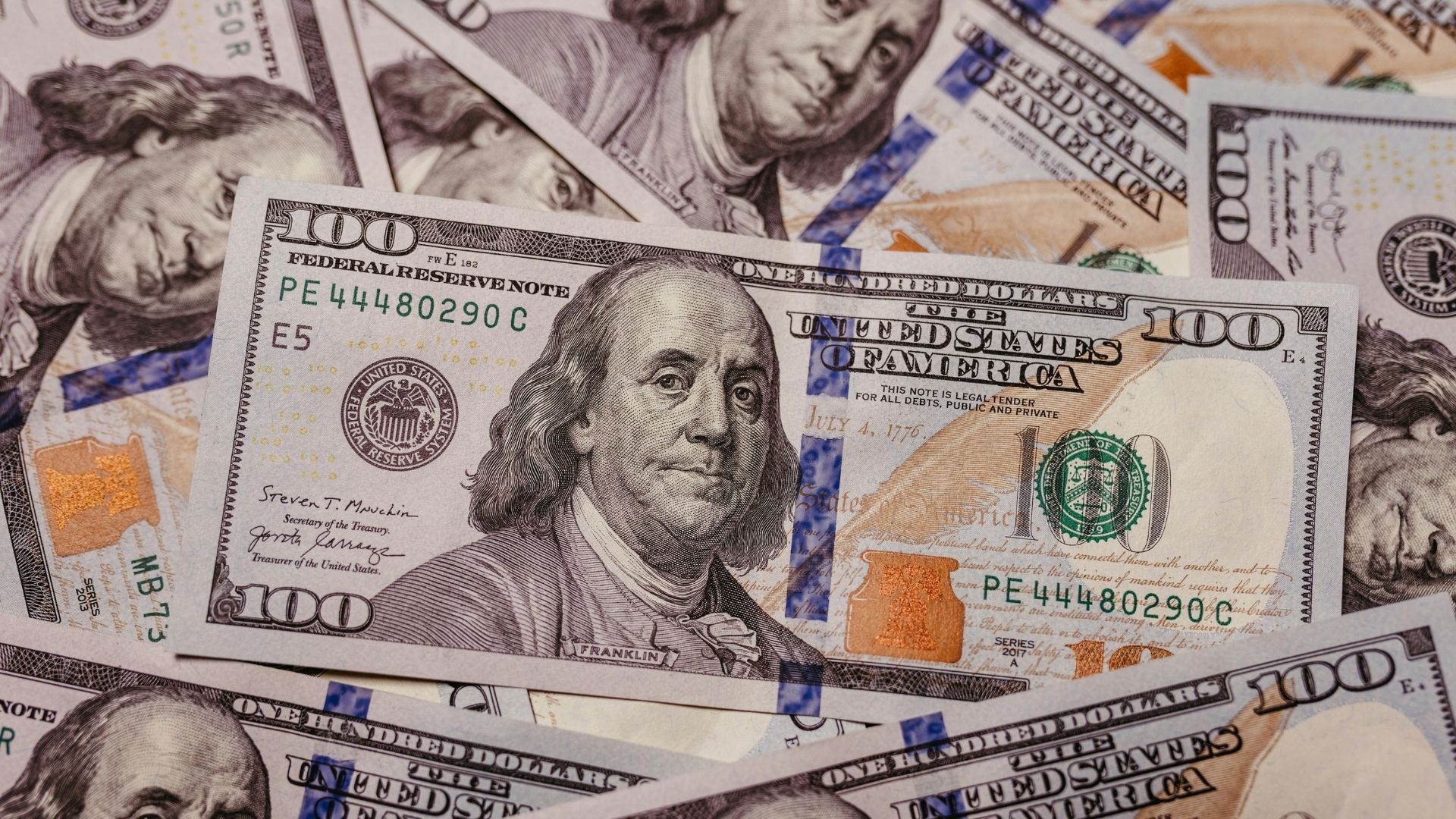 Доллар приближается к рекордному годовому падению Доллар приближается к рекордному годовому падению