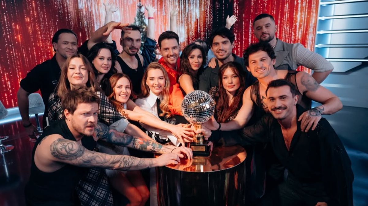 "Танцы со звездами 2025": победители предновогоднего спецвыпуска - Show24 "Танцы со звездами 2025": победители предновогоднего спецвыпуска - Show24