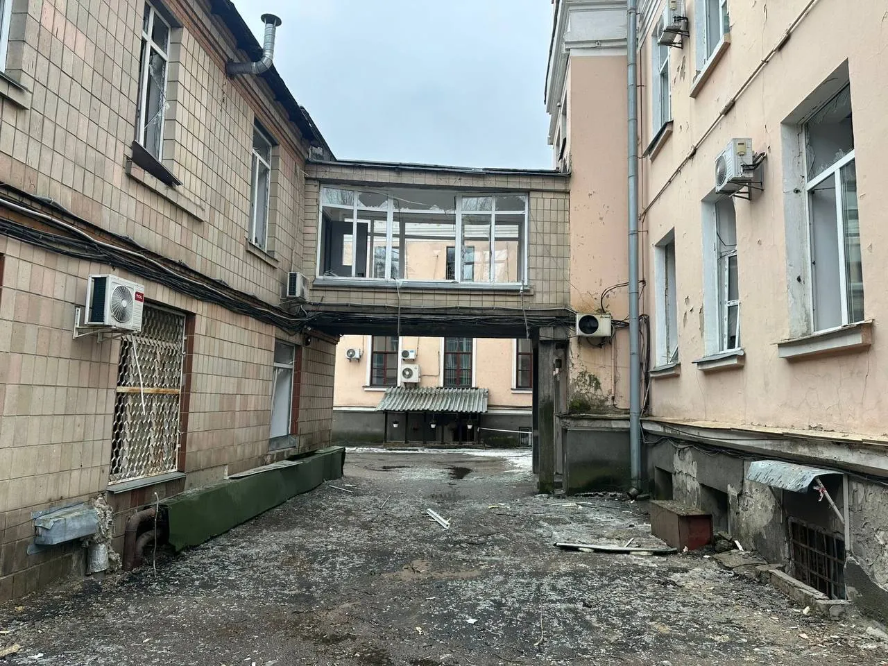 Наслідки атаки на адмінбудівлю Міносвіти