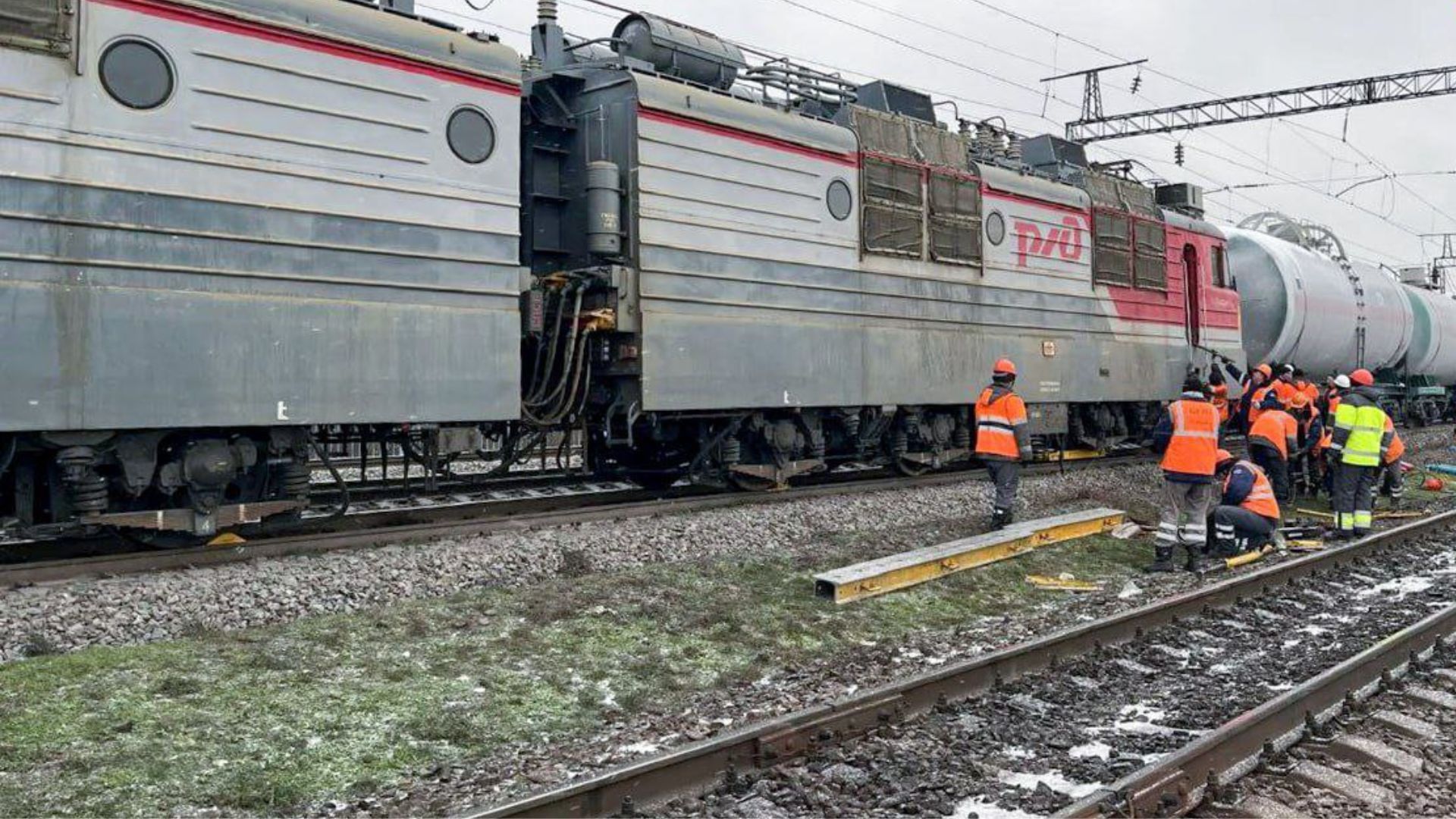 У Росії з рейок зійшов потяг: порушено залізничне сполучення з Кримом - 24 Канал У Росії з рейок зійшов потяг: порушено залізничне сполучення з Кримом - 24 Канал