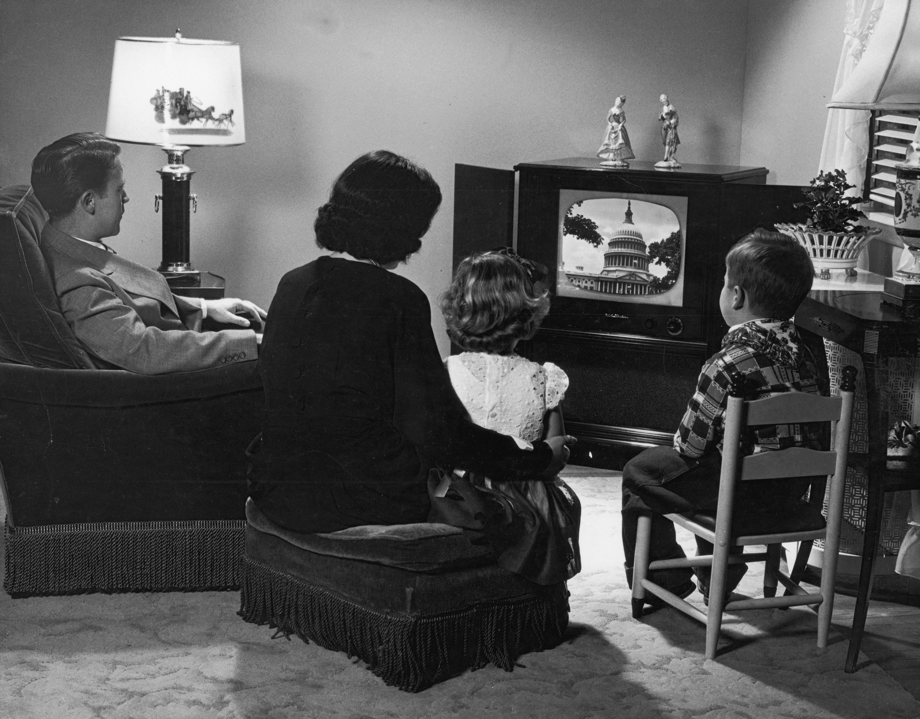 Яким був перехід до кольорового мовлення Яким був перехід до кольорового мовлення