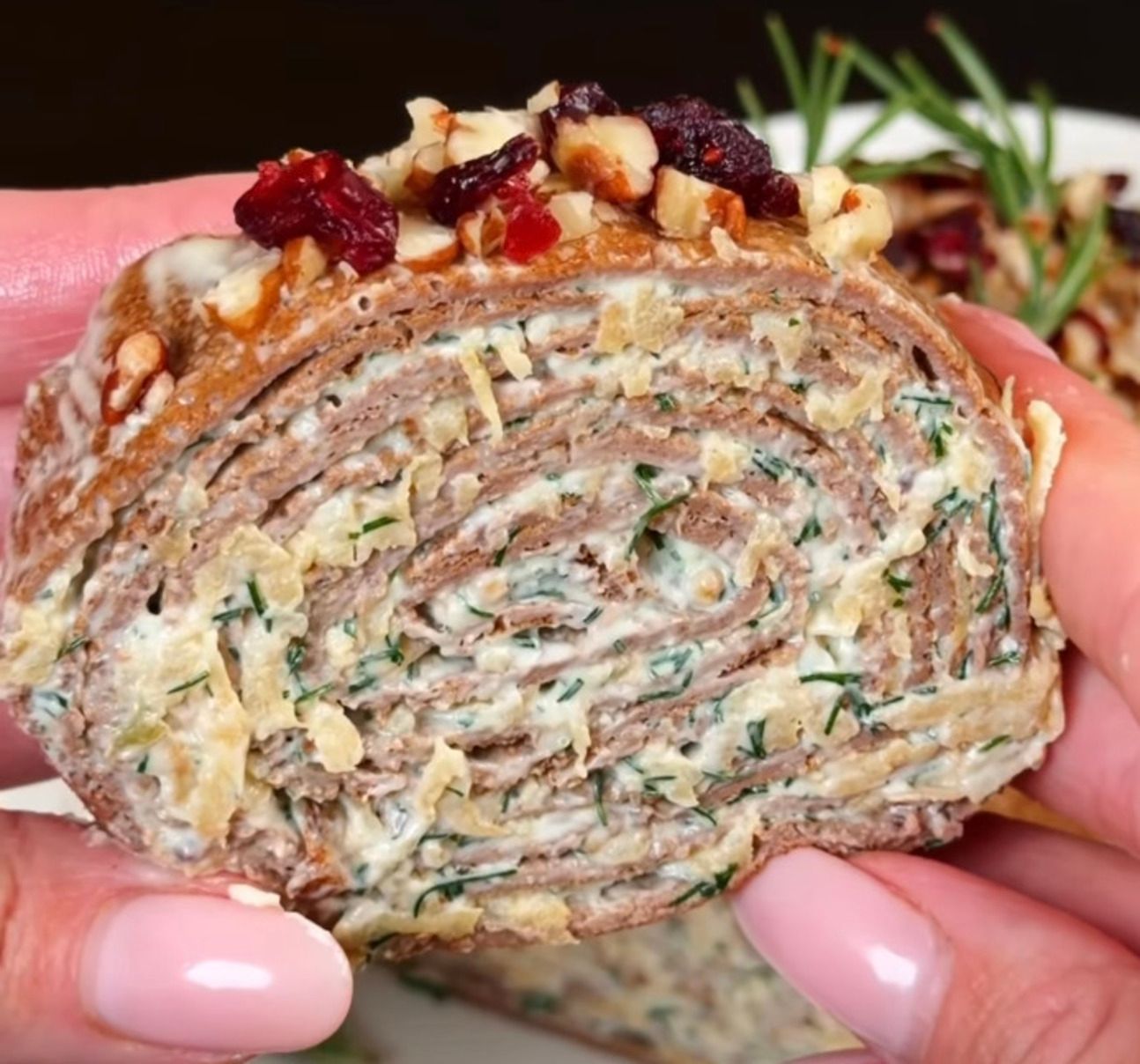 Праздничный печеночный рулет Праздничный печеночный рулет