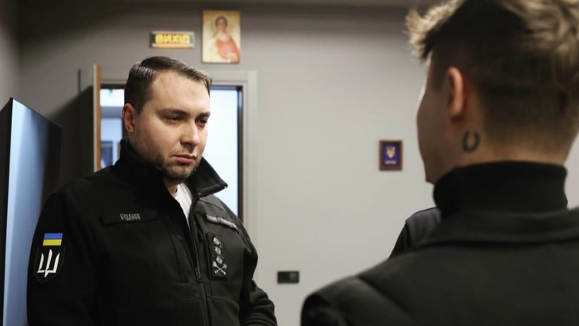 Артем Пивоваров встретился с Кириллом Будановом перед Новым годом - Show24 Артем Пивоваров встретился с Кириллом Будановом перед Новым годом - Show24