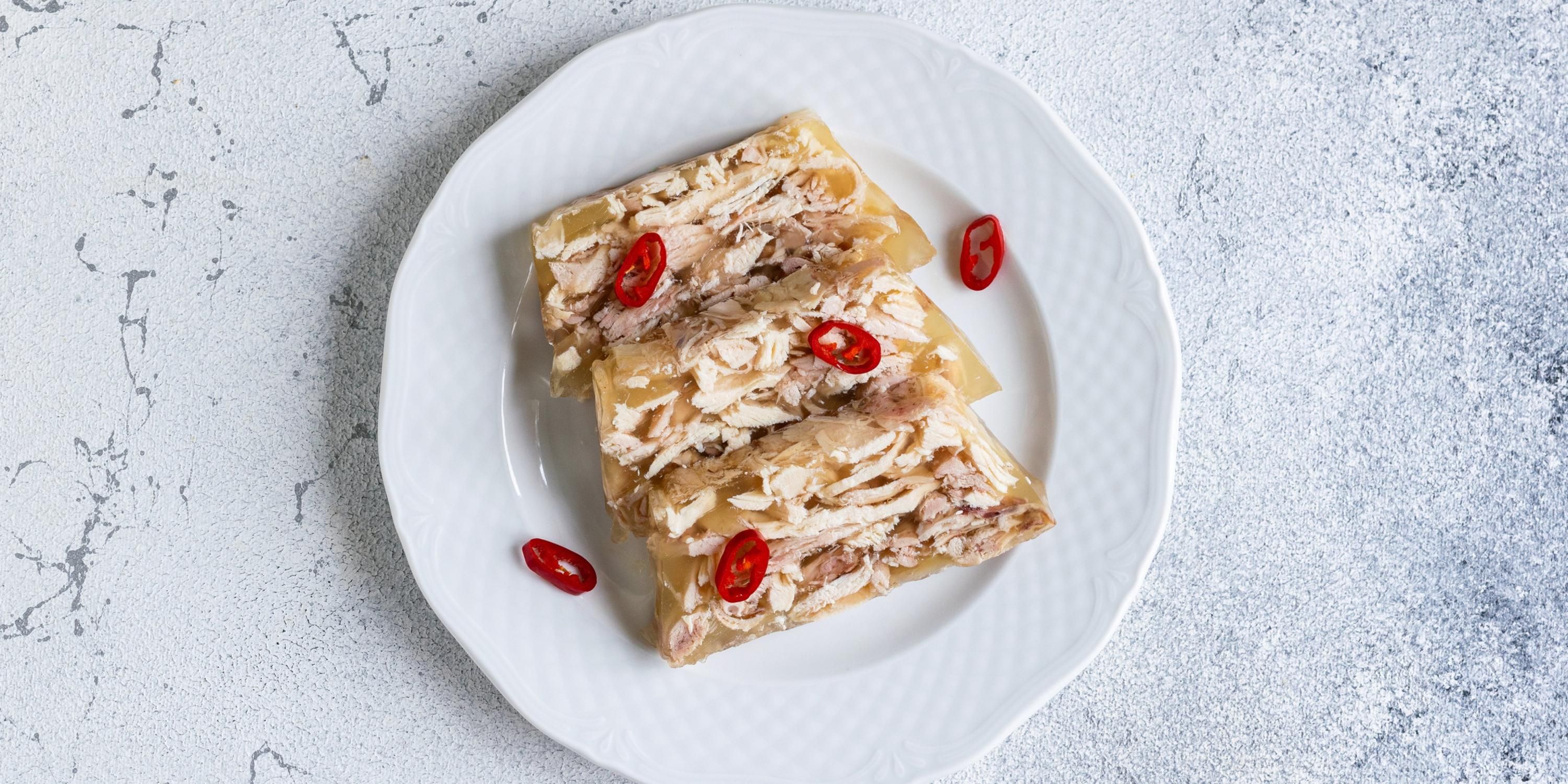 Як правильно зберігати холодець - при якій температурі і чи можна заморожувати