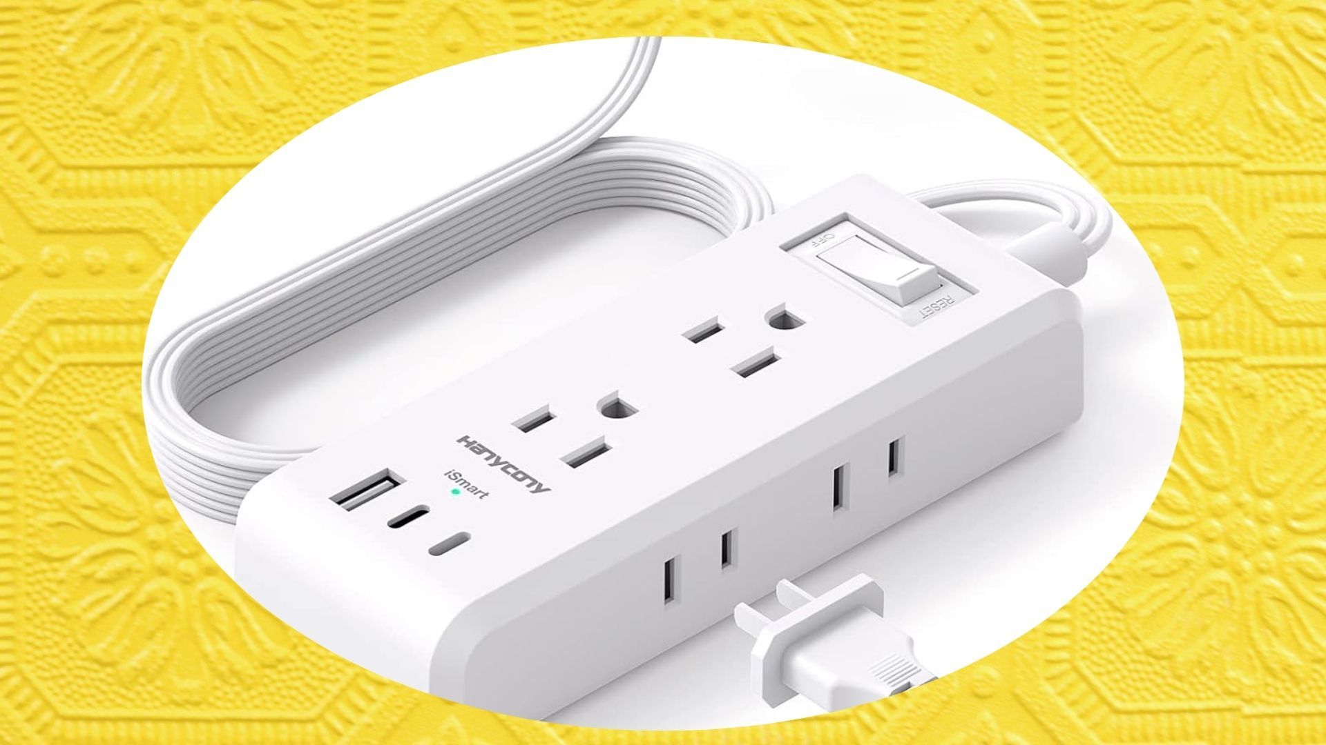 Удлинители не стоит держать под ковром или мебелью