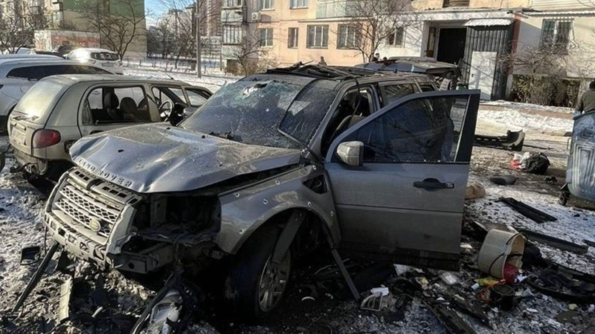 Взрыв авто на Оболони квалифицирован как теракт: пострадал военный - 24 Канал Взрыв авто на Оболони квалифицирован как теракт: пострадал военный - 24 Канал