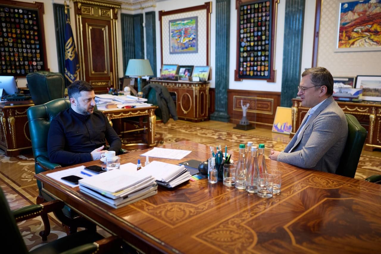 Владимир Зеленский встретился с экс-министром Кулебой Владимир Зеленский встретился с экс-министром Кулебой