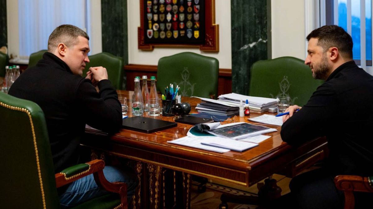 Зеленський зустрівся з Федоровим і обговорив новий формат роботи Міноборони - 24 Канал Зеленський зустрівся з Федоровим і обговорив новий формат роботи Міноборони - 24 Канал