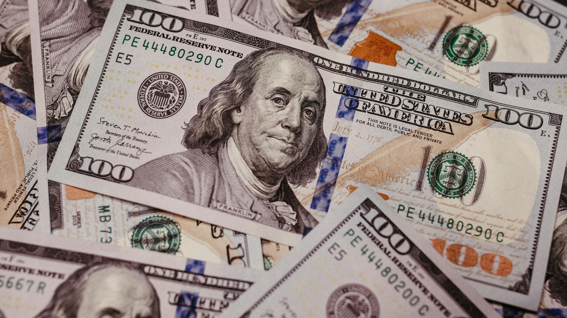 Яким буде курс долара та євро 8 січня 2026