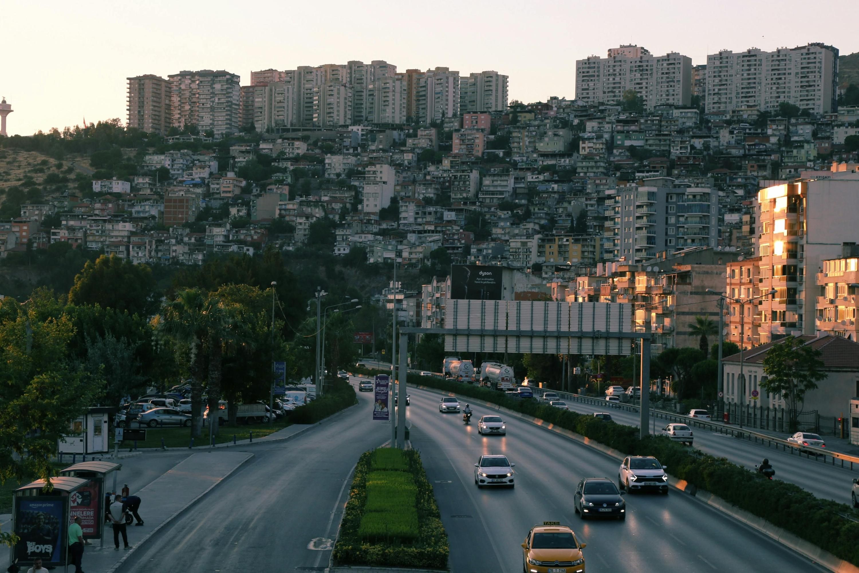 Дом за городом или квартира в центре