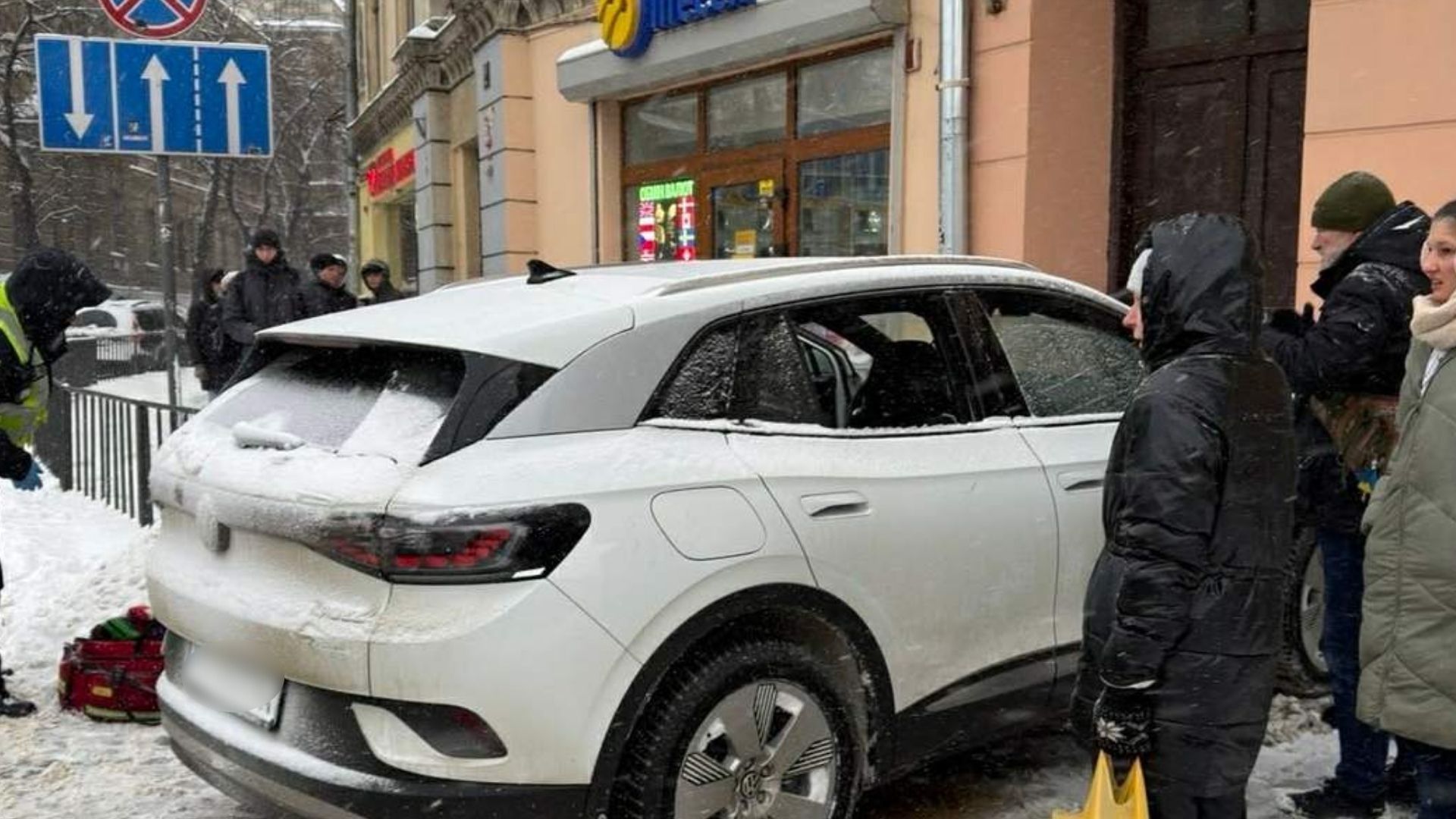 У центрі Львова водій помер за кермом і врізався в будинок - 24 Канал