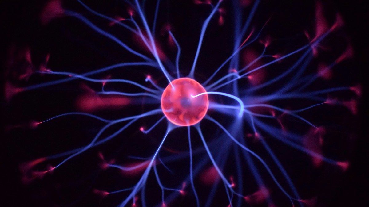 Плазма как четвертое состояние вещества и ее распространение в природе