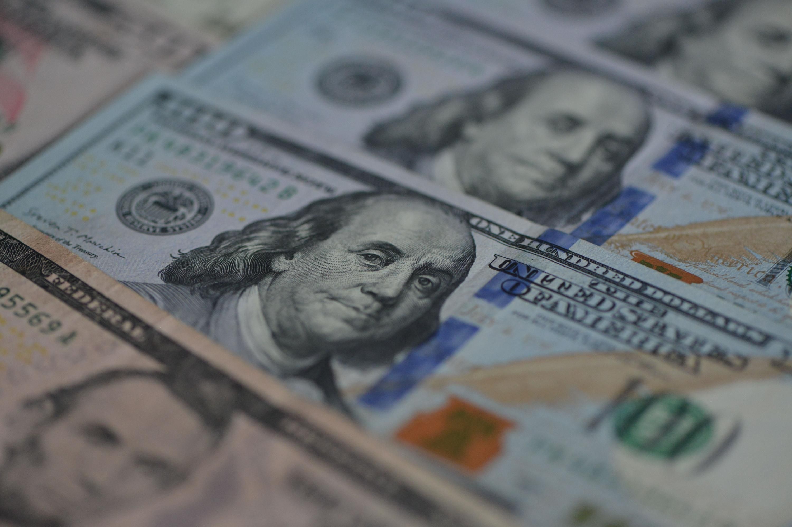 Валюта знову дорожчає: який курс долара у банках України - Економіка Валюта знову дорожчає: який курс долара у банках України - Економіка