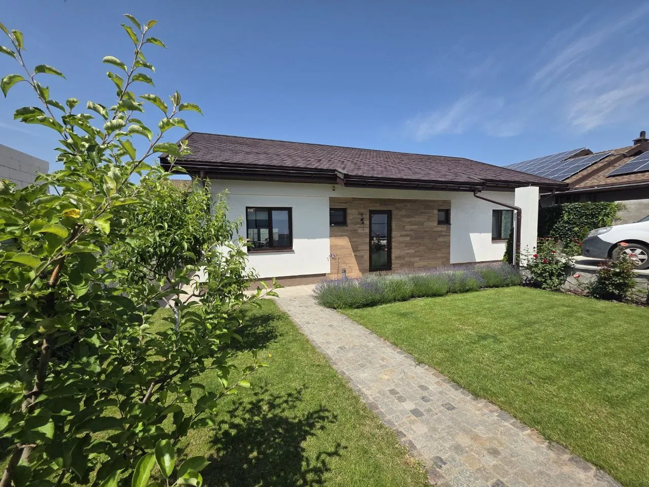 Чия земля під будинком