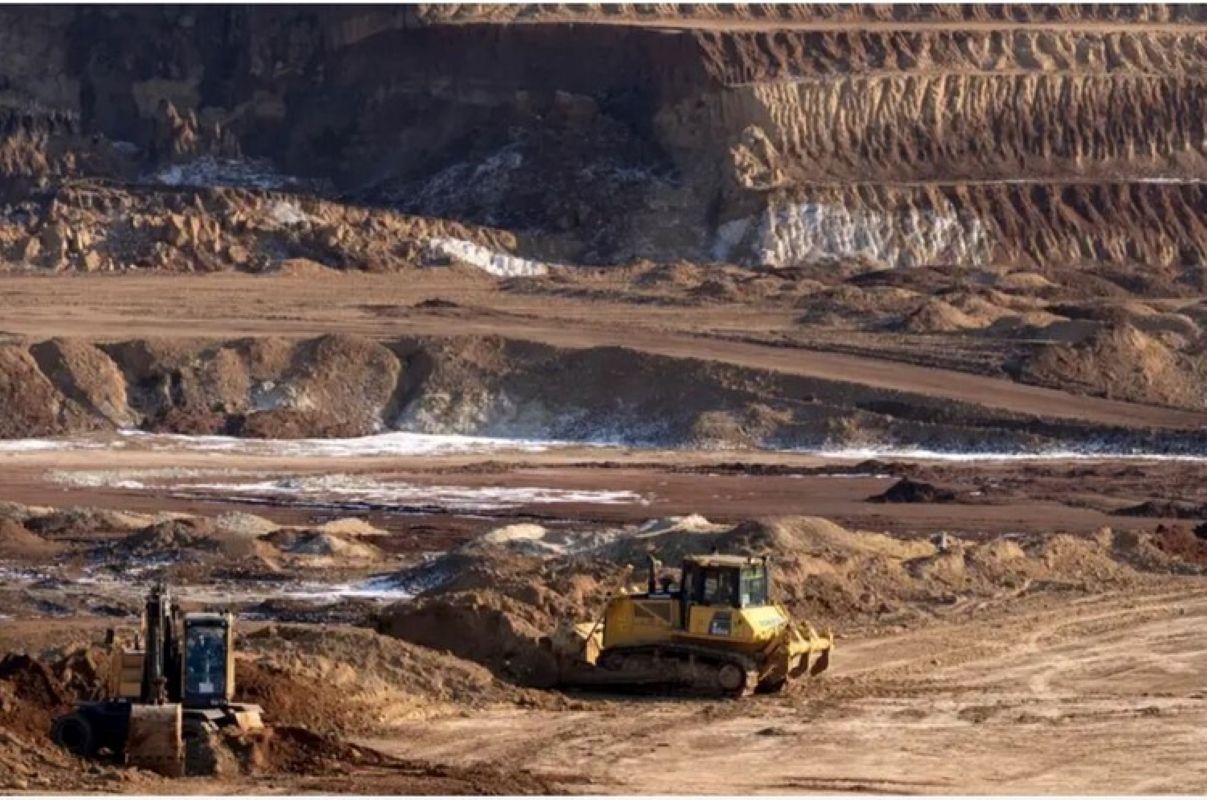 Україна "віддасть" величезне родовище літію другу Трампа, – NYT - Економіка Україна "віддасть" величезне родовище літію другу Трампа, – NYT - Економіка