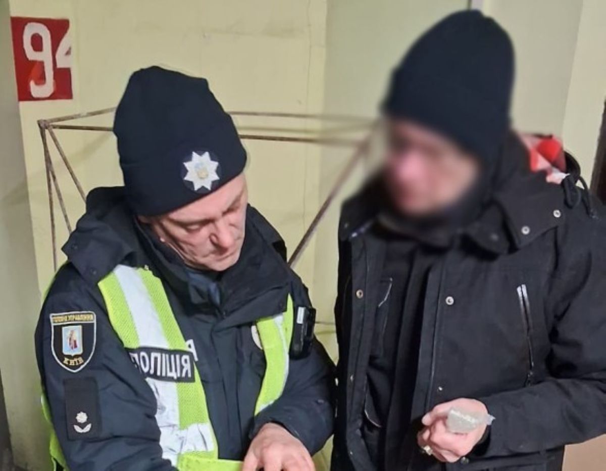 Правоохранители составили протокол на охранника паркинга - 24 Канал Правоохранители составили протокол на охранника паркинга - 24 Канал