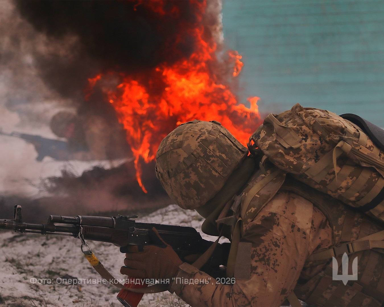 На фронте продолжаются боевые действия На фронте продолжаются боевые действия