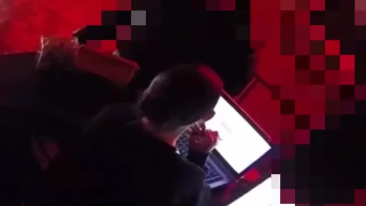 В Киеве клиенты требовали от администратора заведения разговаривать на русском языке В Киеве клиенты требовали от администратора заведения разговаривать на русском языке