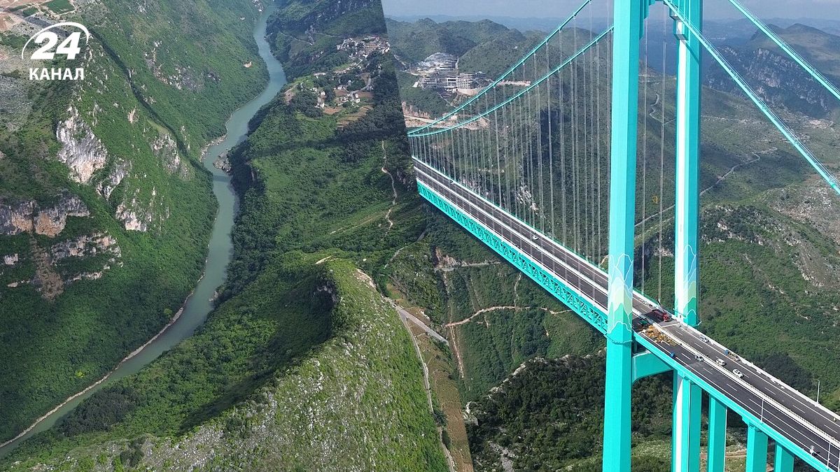 В Китае открылся самый высокий мост в мире
