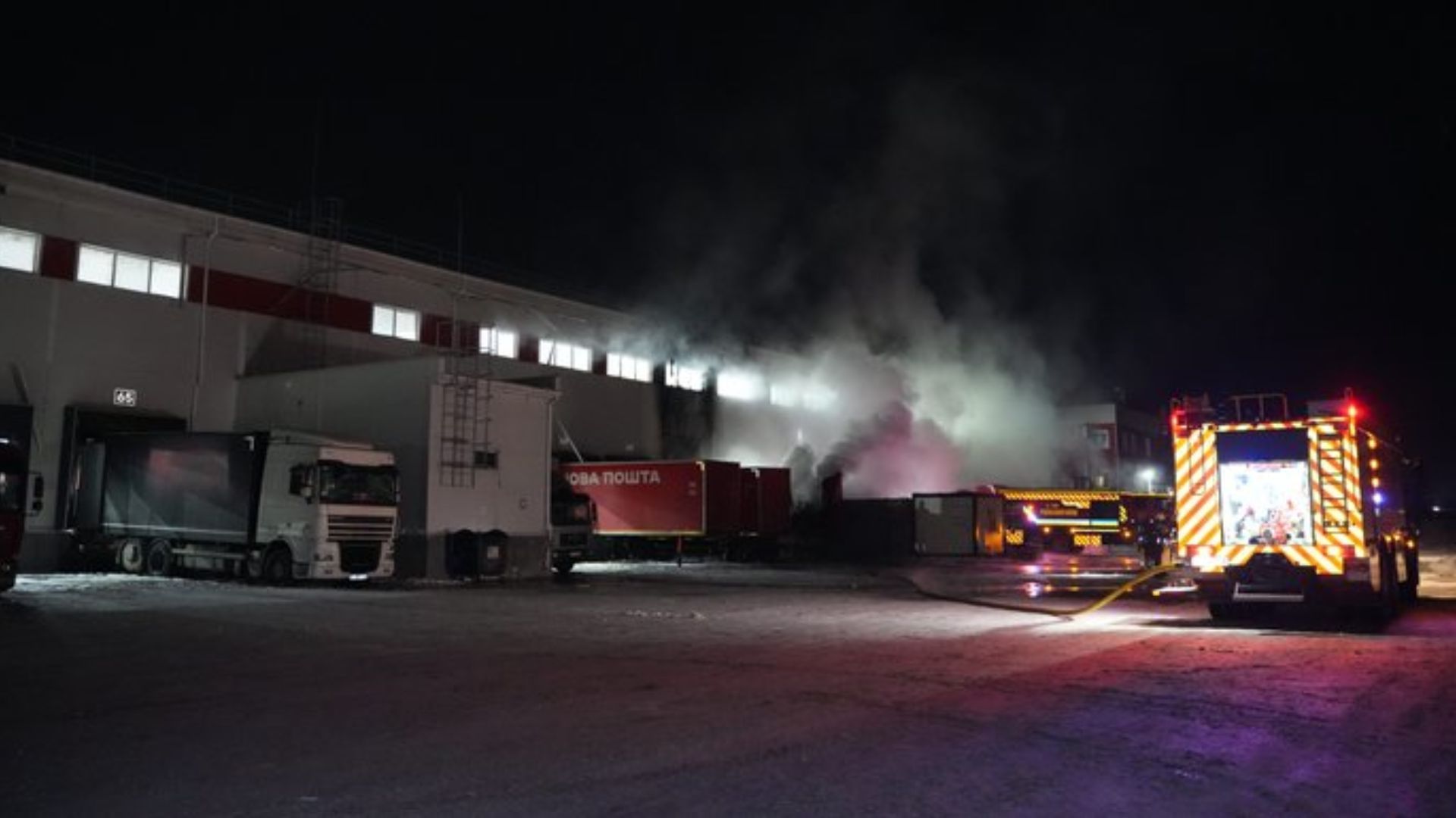 Российские войска нанесли удары по терминалу "Новой почты" в Коротиче Российские войска нанесли удары по терминалу "Новой почты" в Коротиче