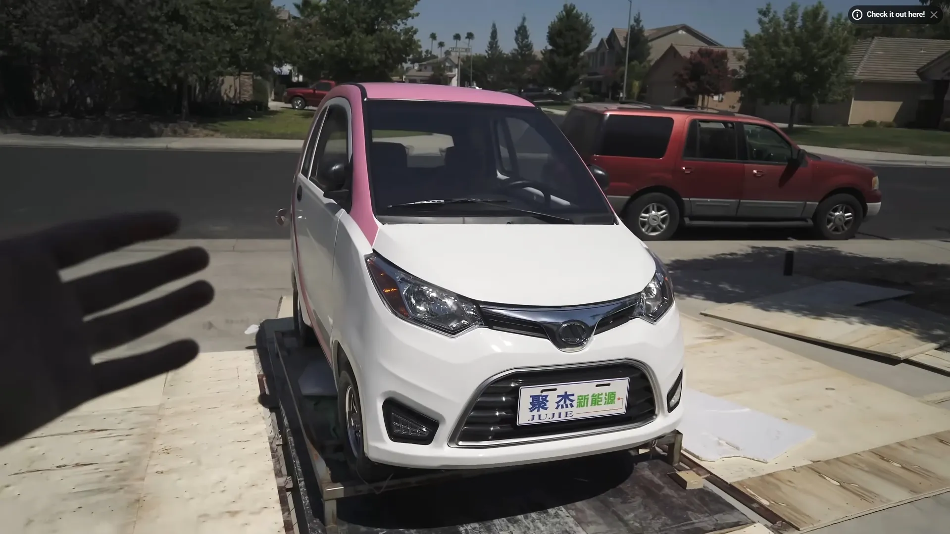 Автомобиль, который прислали блогеру вместо спорткара Автомобиль, который прислали блогеру вместо спорткара