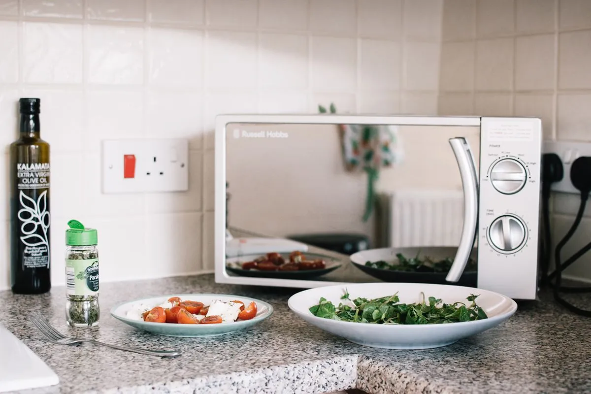 Не все продукты можно греть в микроволновой печи / Фото Pexels Не все продукты можно греть в микроволновой печи / Фото Pexels