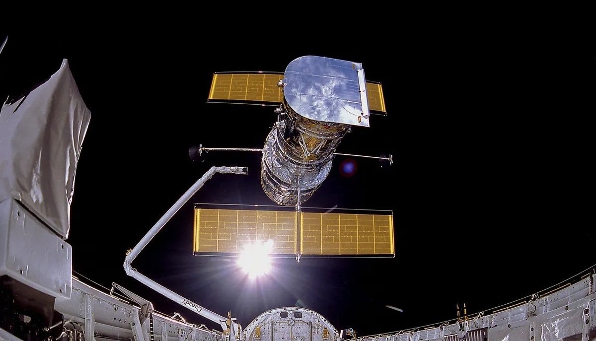 Легендарний телескоп "Габбл" може впасти на Землю і спричинити жертви - Техно Легендарний телескоп "Габбл" може впасти на Землю і спричинити жертви - Техно