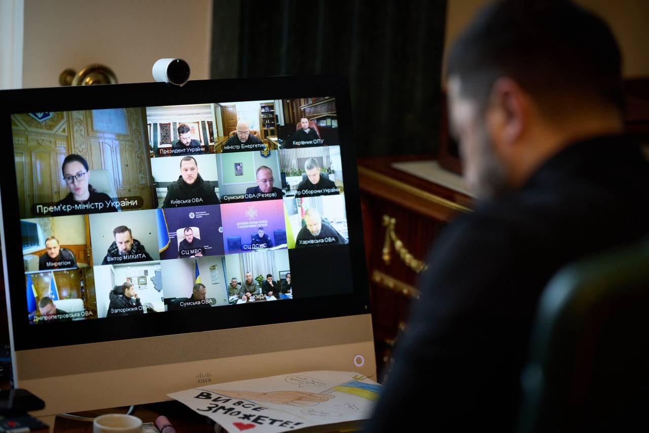 Президент анонсировал решение об ослаблении комендантского часа