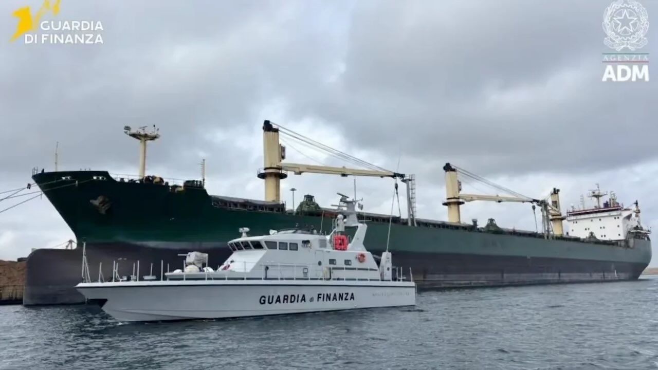 В Італії затримали судно, що могло порушити санкції