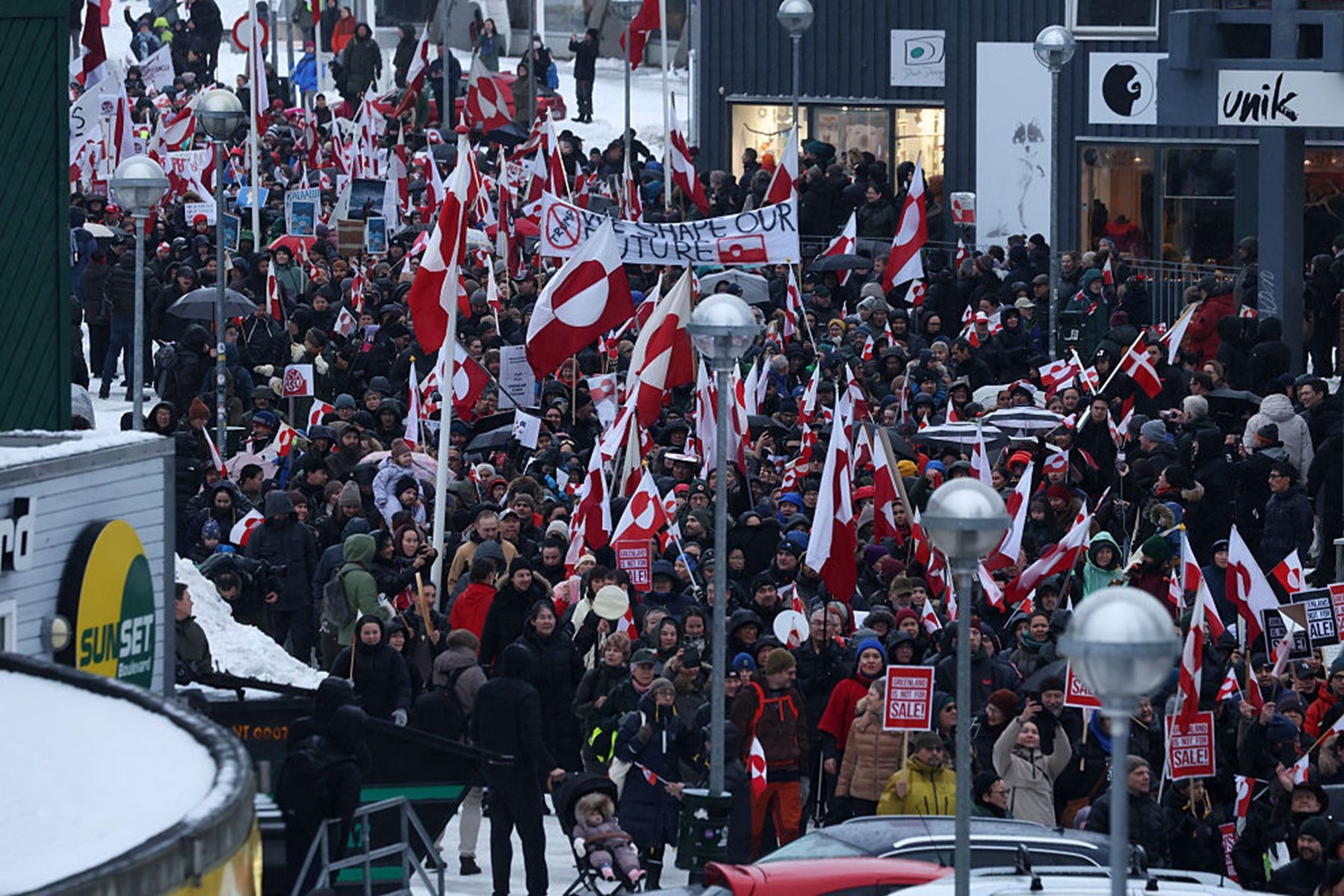 «Руки геть від Гренландії»: у Данії відбулися протести проти погроз Трампа захопити острів - Геополітика