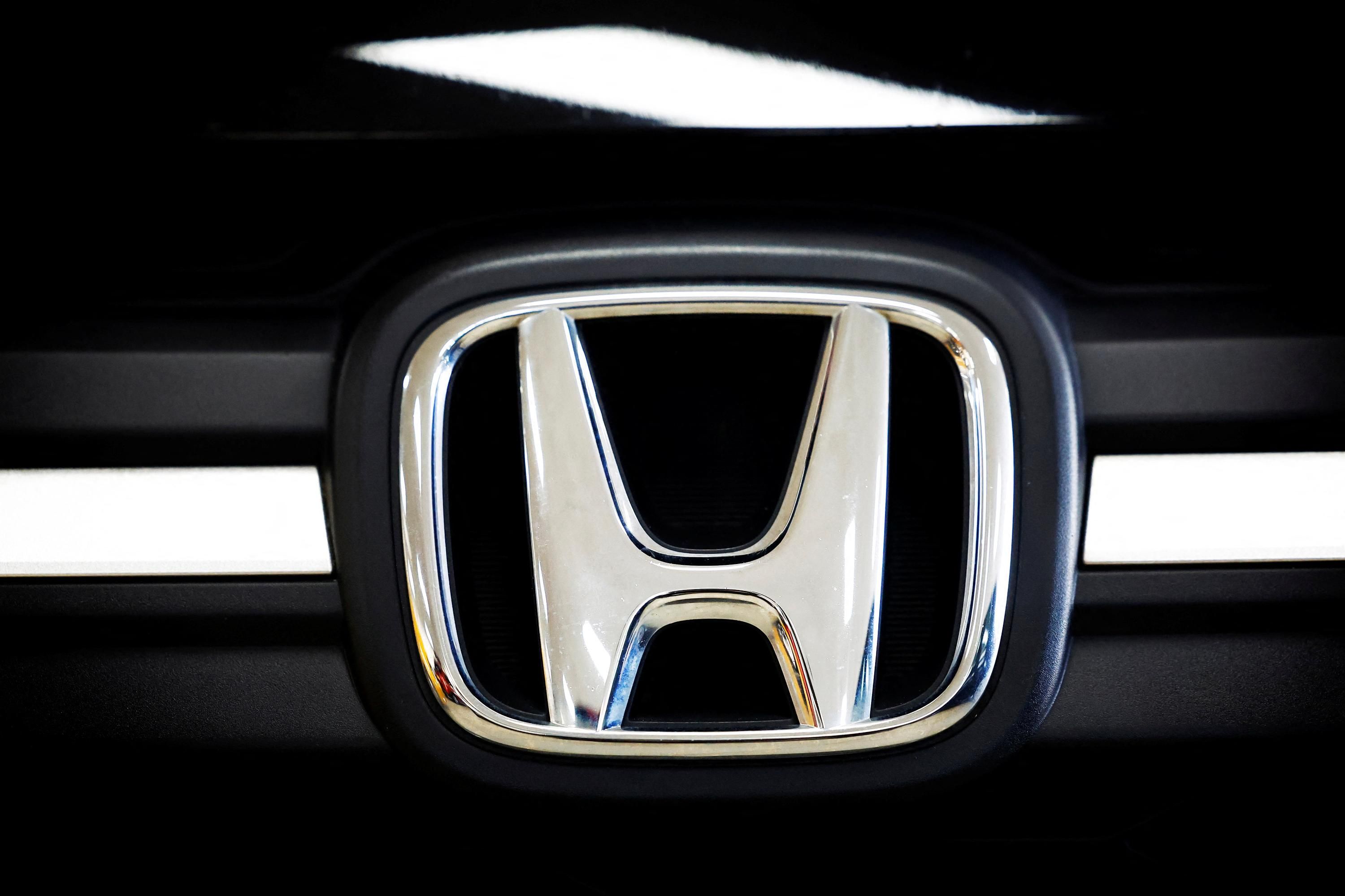 Honda змінює логотип Honda змінює логотип