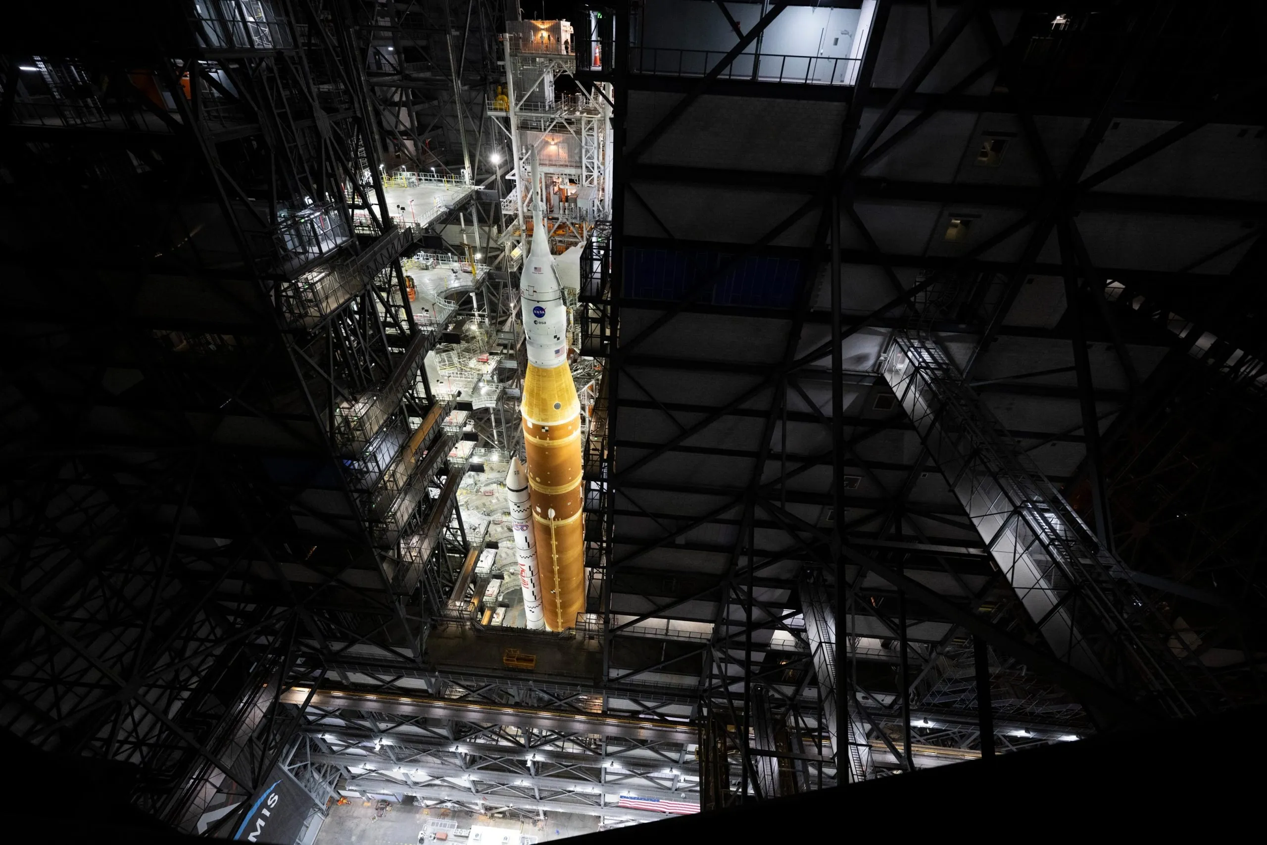 Space Launch System із кораблем Orion Space Launch System із кораблем Orion