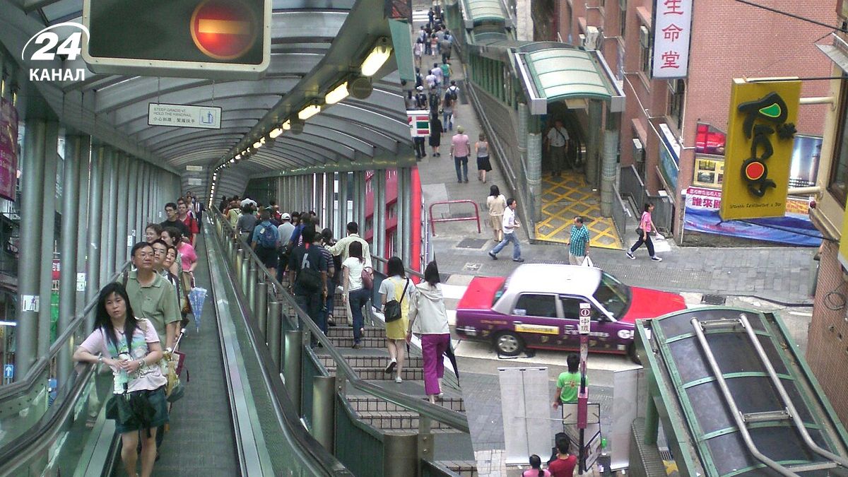 В Гонконге расположен самый длинный эскалатор В Гонконге расположен самый длинный эскалатор