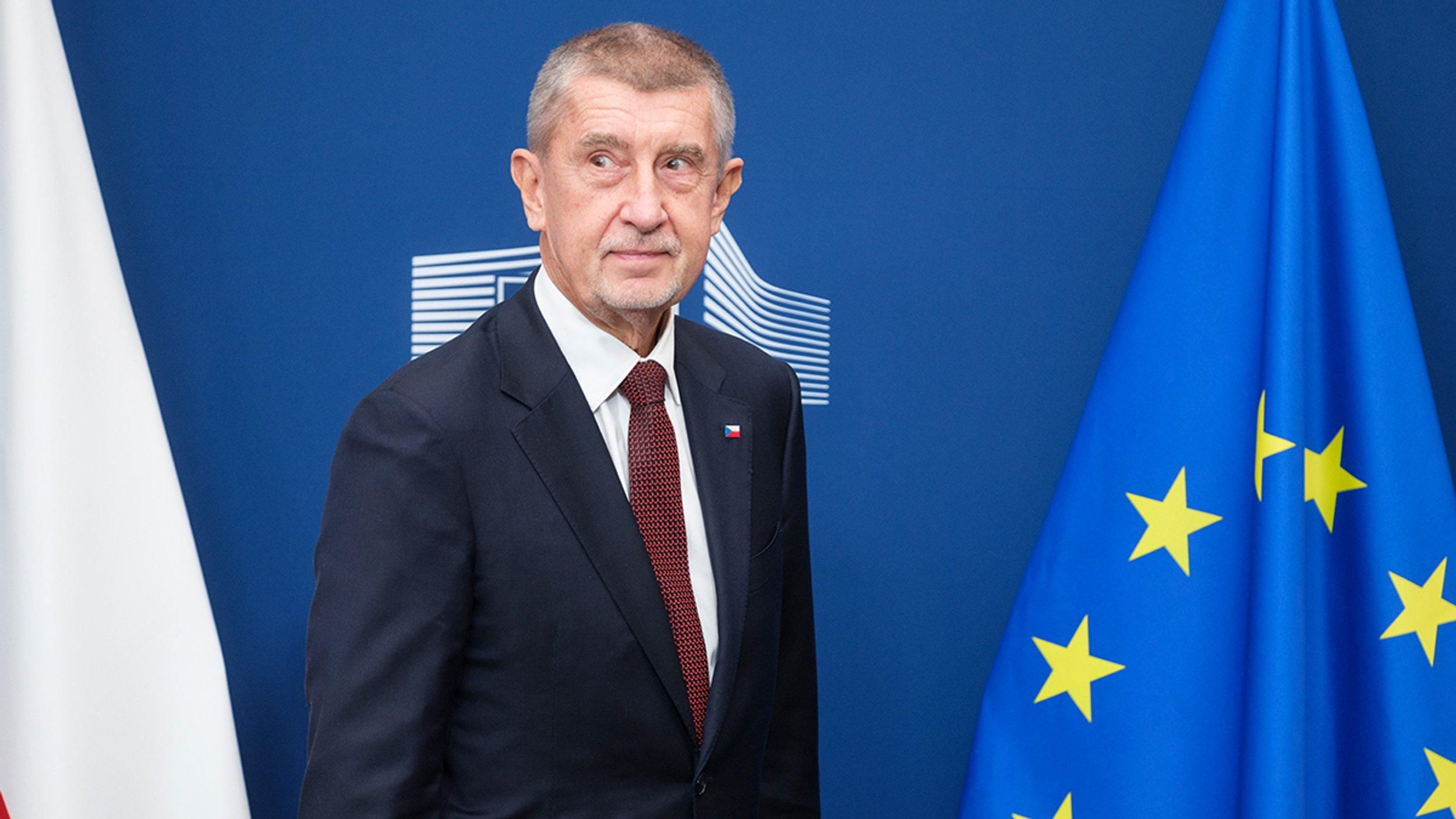 Андрей Бабіш купив глобус, щоб побачити Гренландію