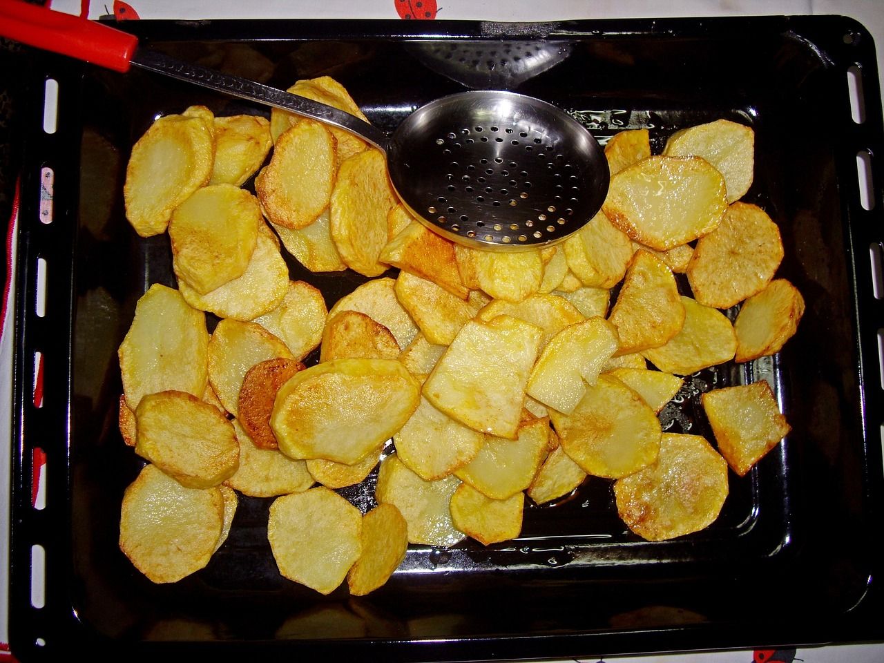 Как запечь идеальную картошку Как запечь идеальную картошку