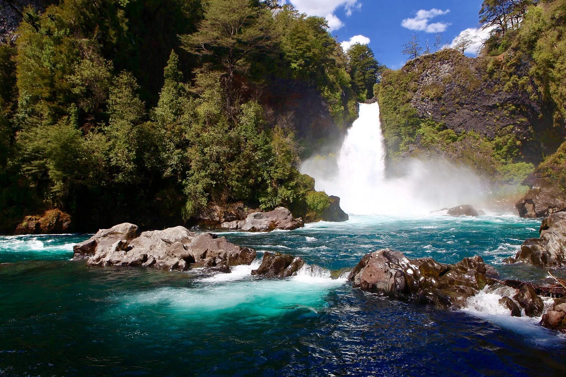 Водопад Huilo-Huilo / фото TripAdvisor 