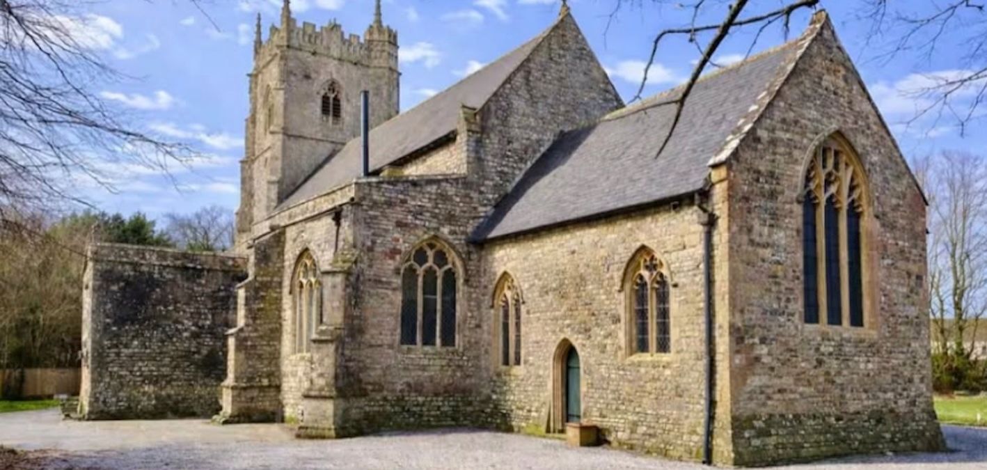 Пара обустроила жилье в старинной церкви Пара обустроила жилье в старинной церкви