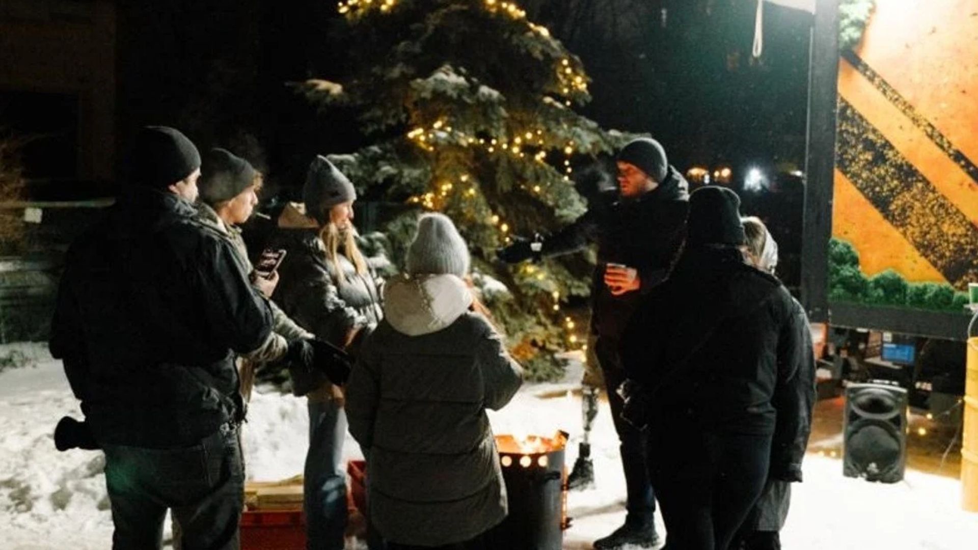 "Не могли остаться в стороне": ветераны Тройки создали мобильные пункты несокрушимости для киевлян - 24 Канал "Не могли остаться в стороне": ветераны Тройки создали мобильные пункты несокрушимости для киевлян - 24 Канал