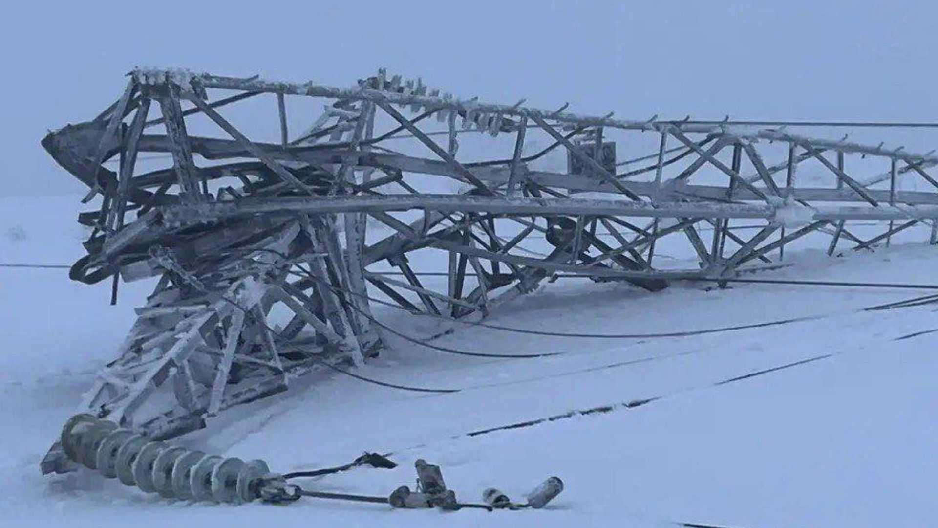 У російському Мурманську блекаут в -20: ЛЕП ремонтували ще за Горбачова