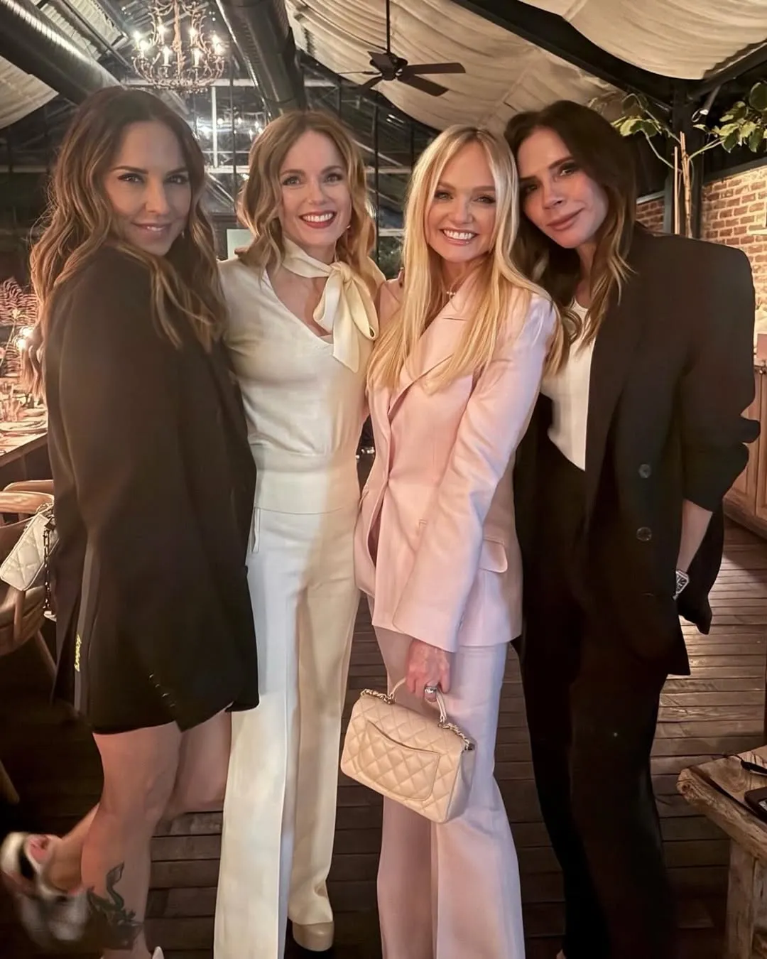 Виктория Бекхэм с экс-участницами Spice Girls Виктория Бекхэм с экс-участницами Spice Girls