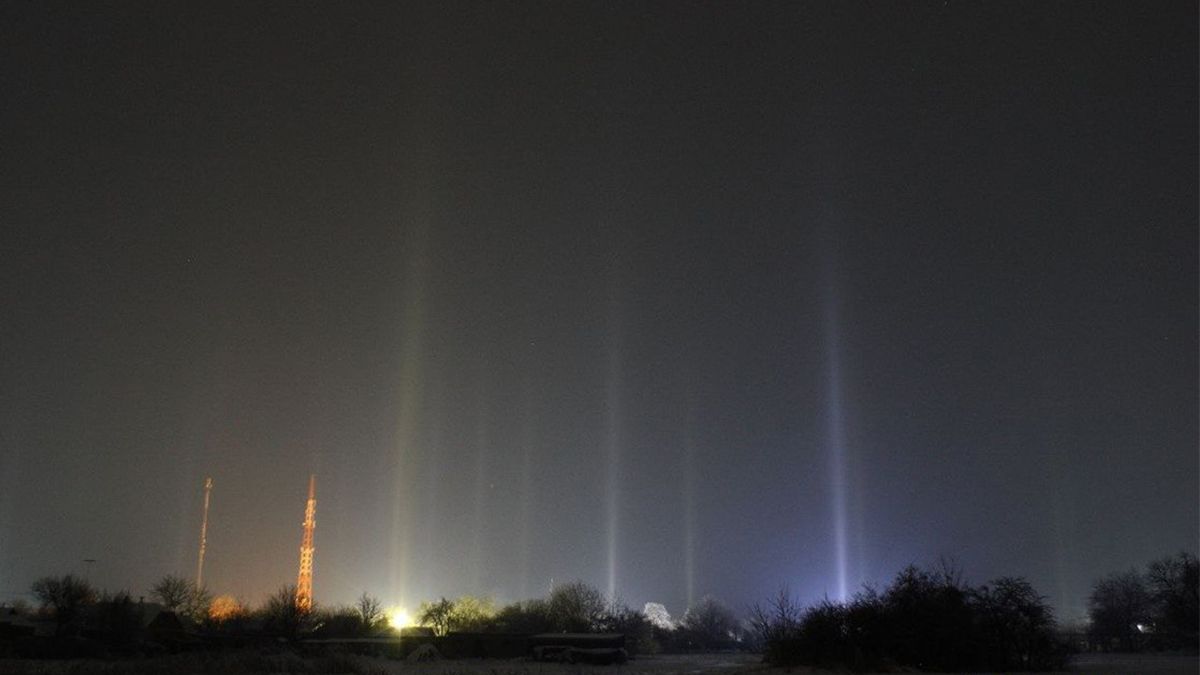 Световые столбы над Харьковской областью зимой и причины их появления