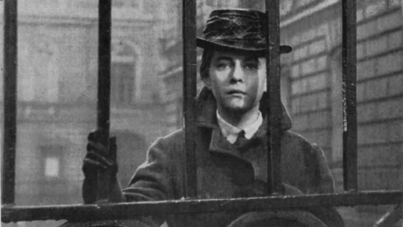 Кадр з фільму "Софія Перовська" Кадр з фільму "Софія Перовська"