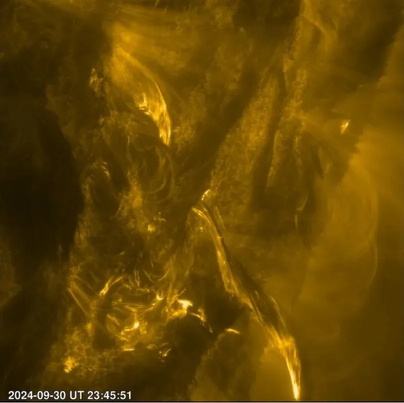Знімок, зроблений Solar Orbiter за мить до потужного спалаху на Сонці Знімок, зроблений Solar Orbiter за мить до потужного спалаху на Сонці