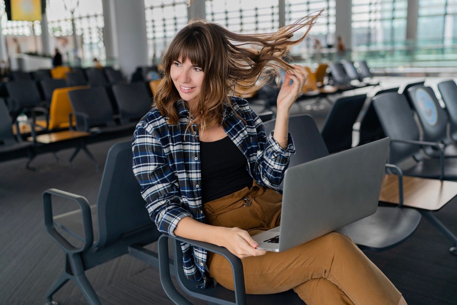 Чому "підлокітник" не зовсім точно Чому "підлокітник" не зовсім точно