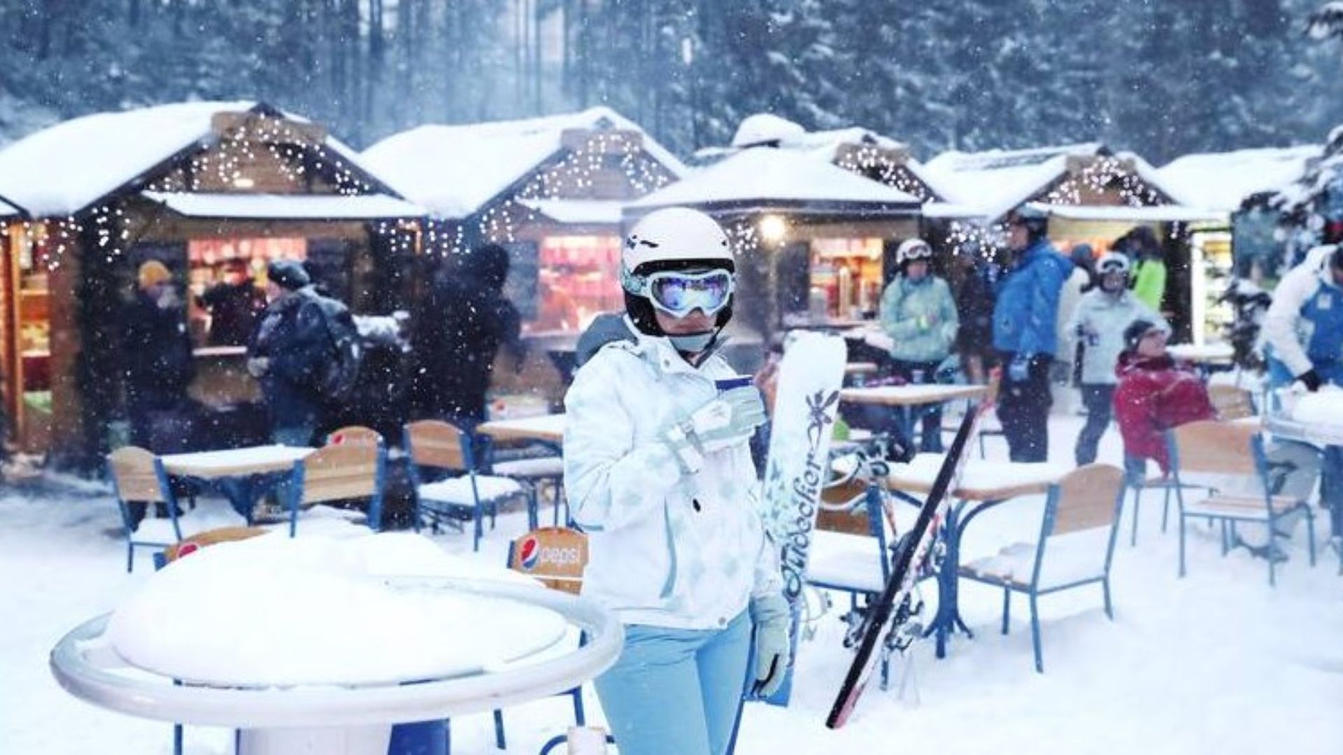 Люди масово скаржаться на отруєння в Буковелі